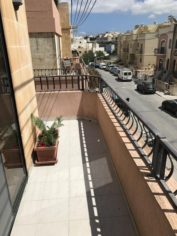 Swieqi Semi Detached Maisonette St. Julian's Exteriör bild