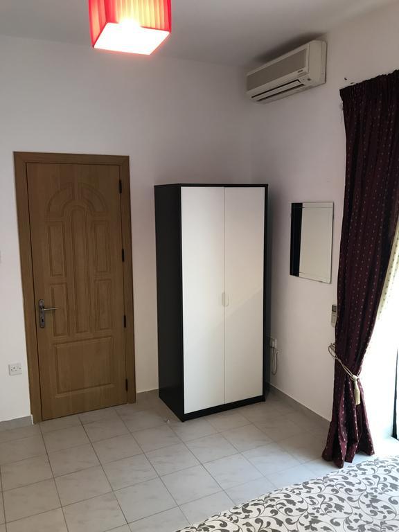 Swieqi Semi Detached Maisonette St. Julian's Exteriör bild